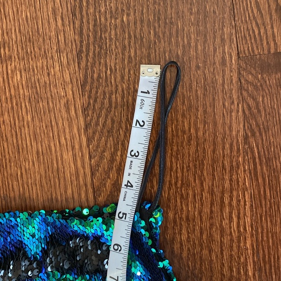 Forever 21 woman’s Flippable blue green sequin crop tank top spaghetti straps - Picture 12 of 13